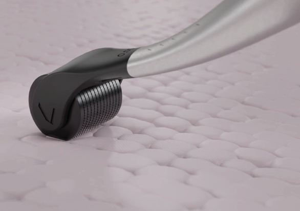 Layzin dermaroller, microneedling, huidverjonging, huidverbetering, metalen dermaroller, verwisselbare dermarollerkop,