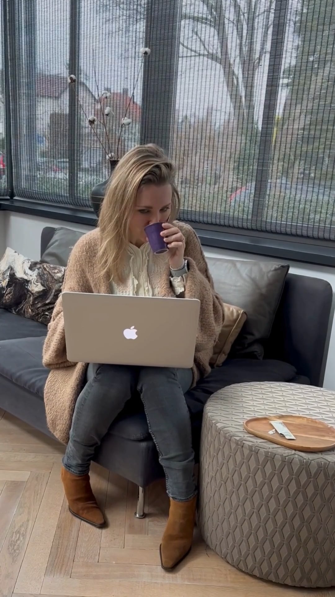 Sanne gebruikt LAYZIN Collageen tijdens het werken