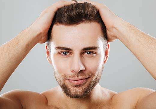 Haartransplantatie, dermarollen, microneedling, haargroei stimuleren, haaruitval tegengaan, kale plekken op het hoofd, vollere bos haar, betere haargroei, haargroei man, haargroei vrouw, LAYZIN Haargroei Set